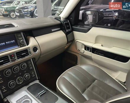 Білий Ленд Ровер Рендж Ровер, об'ємом двигуна 4.37 л та пробігом 126 тис. км за 29000 $, фото 41 на Automoto.ua