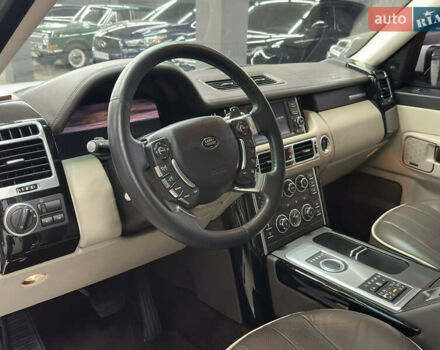 Білий Ленд Ровер Рендж Ровер, об'ємом двигуна 4.37 л та пробігом 126 тис. км за 29000 $, фото 16 на Automoto.ua