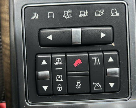 Белый Ленд Ровер Рендж Ровер, объемом двигателя 2.99 л и пробегом 270 тыс. км за 19500 $, фото 18 на Automoto.ua