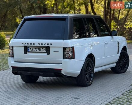 Білий Ленд Ровер Рендж Ровер, об'ємом двигуна 4.4 л та пробігом 250 тис. км за 24500 $, фото 2 на Automoto.ua