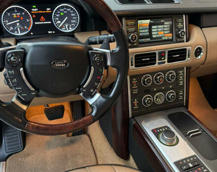 Ленд Ровер Рендж Ровер 2012 в Киеве на Automoto.ua Белый Ленд Ровер Рендж Ровер, объемом двигателя 4.37 л и пробегом 350 тыс. км за 25000 $, фото 10 на Automoto.ua