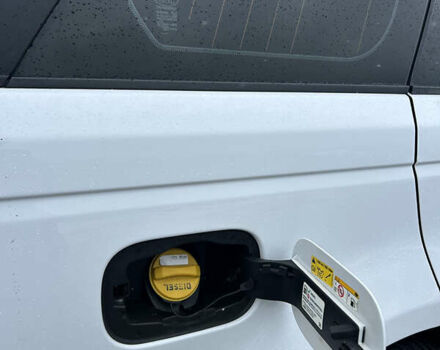 Белый Ленд Ровер Рендж Ровер, объемом двигателя 2.99 л и пробегом 270 тыс. км за 19500 $, фото 24 на Automoto.ua