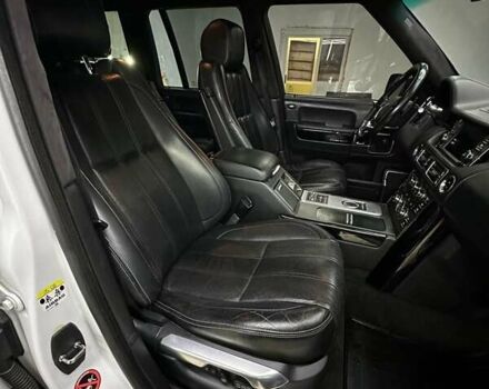 Белый Ленд Ровер Рендж Ровер, объемом двигателя 4.37 л и пробегом 231 тыс. км за 21000 $, фото 11 на Automoto.ua