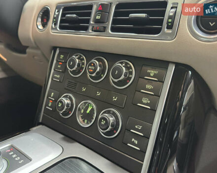 Білий Ленд Ровер Рендж Ровер, об'ємом двигуна 4.37 л та пробігом 126 тис. км за 29000 $, фото 53 на Automoto.ua