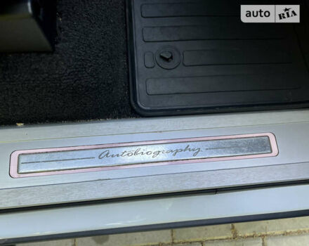 Білий Ленд Ровер Рендж Ровер, об'ємом двигуна 4.4 л та пробігом 180 тис. км за 50000 $, фото 29 на Automoto.ua