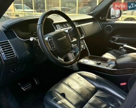 Білий Ленд Ровер Рендж Ровер, об'ємом двигуна 5 л та пробігом 190 тис. км за 29000 $, фото 10 на Automoto.ua