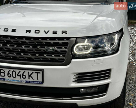 Белый Ленд Ровер Рендж Ровер, объемом двигателя 4.37 л и пробегом 180 тыс. км за 32000 $, фото 5 на Automoto.ua