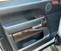 Білий Ленд Ровер Рендж Ровер, об'ємом двигуна 5 л та пробігом 254 тис. км за 31000 $, фото 32 на Automoto.ua