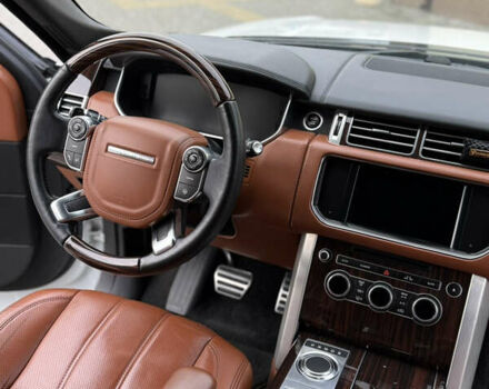 Білий Ленд Ровер Рендж Ровер, об'ємом двигуна 4.4 л та пробігом 130 тис. км за 38500 $, фото 25 на Automoto.ua