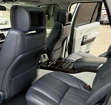 Білий Ленд Ровер Рендж Ровер, об'ємом двигуна 4.37 л та пробігом 190 тис. км за 39999 $, фото 2 на Automoto.ua