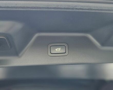 Белый Ленд Ровер Рендж Ровер, объемом двигателя 5 л и пробегом 198 тыс. км за 28500 $, фото 70 на Automoto.ua