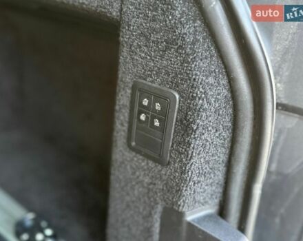 Білий Ленд Ровер Рендж Ровер, об'ємом двигуна 5 л та пробігом 190 тис. км за 29000 $, фото 12 на Automoto.ua