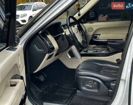 Белый Ленд Ровер Рендж Ровер, объемом двигателя 4.37 л и пробегом 180 тыс. км за 32000 $, фото 9 на Automoto.ua