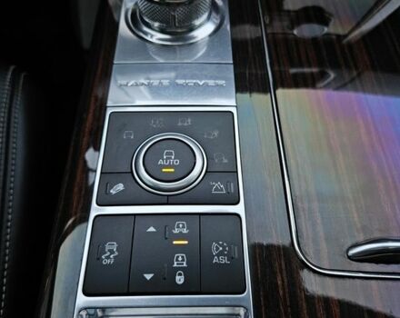 Белый Ленд Ровер Рендж Ровер, объемом двигателя 5 л и пробегом 198 тыс. км за 28500 $, фото 102 на Automoto.ua