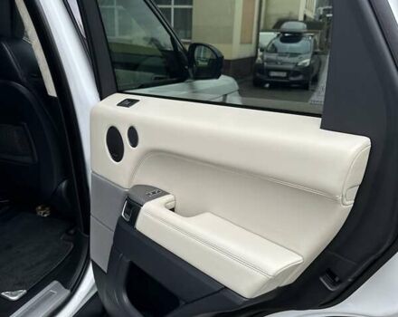 Белый Ленд Ровер Рендж Ровер, объемом двигателя 5 л и пробегом 121 тыс. км за 34500 $, фото 17 на Automoto.ua