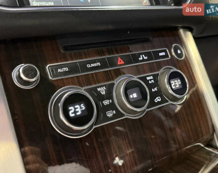 Белый Ленд Ровер Рендж Ровер, объемом двигателя 4.37 л и пробегом 240 тыс. км за 31000 $, фото 30 на Automoto.ua