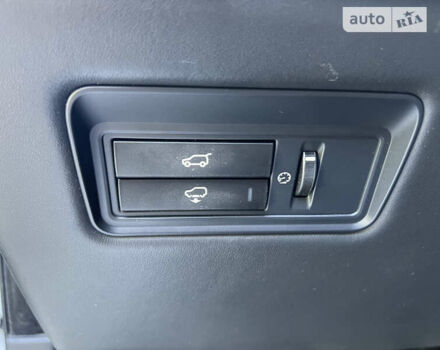 Білий Ленд Ровер Рендж Ровер, об'ємом двигуна 4.4 л та пробігом 180 тис. км за 50000 $, фото 32 на Automoto.ua