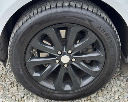 Белый Ленд Ровер Рендж Ровер, объемом двигателя 2.99 л и пробегом 148 тыс. км за 34000 $, фото 49 на Automoto.ua