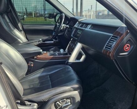 Белый Ленд Ровер Рендж Ровер, объемом двигателя 5 л и пробегом 198 тыс. км за 28500 $, фото 95 на Automoto.ua