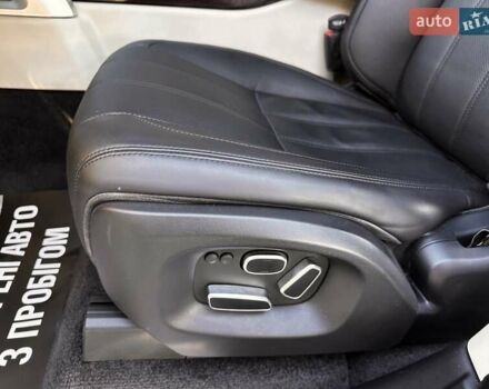 Белый Ленд Ровер Рендж Ровер, объемом двигателя 4.37 л и пробегом 267 тыс. км за 33900 $, фото 52 на Automoto.ua