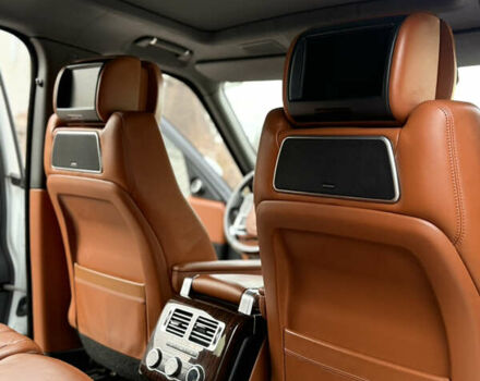 Білий Ленд Ровер Рендж Ровер, об'ємом двигуна 4.4 л та пробігом 130 тис. км за 38500 $, фото 40 на Automoto.ua