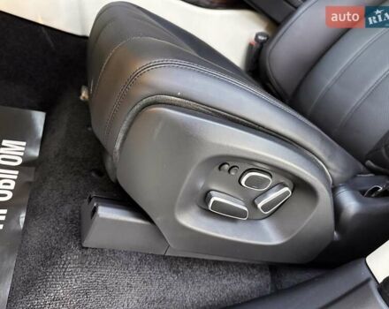 Белый Ленд Ровер Рендж Ровер, объемом двигателя 4.37 л и пробегом 267 тыс. км за 33900 $, фото 64 на Automoto.ua