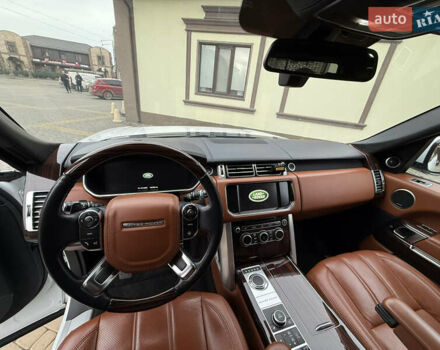 Білий Ленд Ровер Рендж Ровер, об'ємом двигуна 4.4 л та пробігом 130 тис. км за 38500 $, фото 22 на Automoto.ua