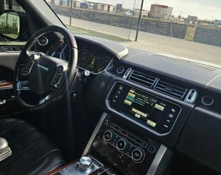 Белый Ленд Ровер Рендж Ровер, объемом двигателя 5 л и пробегом 198 тыс. км за 28500 $, фото 93 на Automoto.ua