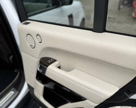 Белый Ленд Ровер Рендж Ровер, объемом двигателя 2.99 л и пробегом 148 тыс. км за 34000 $, фото 37 на Automoto.ua