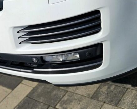 Белый Ленд Ровер Рендж Ровер, объемом двигателя 5 л и пробегом 198 тыс. км за 28500 $, фото 29 на Automoto.ua