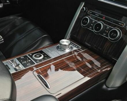 Белый Ленд Ровер Рендж Ровер, объемом двигателя 5 л и пробегом 198 тыс. км за 28500 $, фото 62 на Automoto.ua