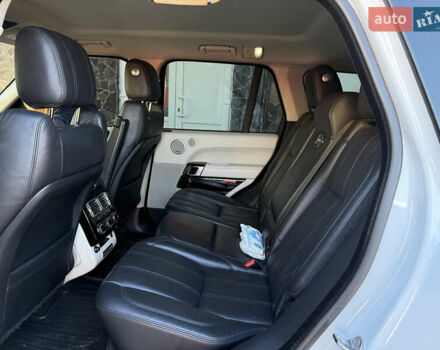 Белый Ленд Ровер Рендж Ровер, объемом двигателя 4.4 л и пробегом 182 тыс. км за 35999 $, фото 25 на Automoto.ua