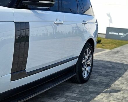 Белый Ленд Ровер Рендж Ровер, объемом двигателя 5 л и пробегом 198 тыс. км за 28500 $, фото 28 на Automoto.ua