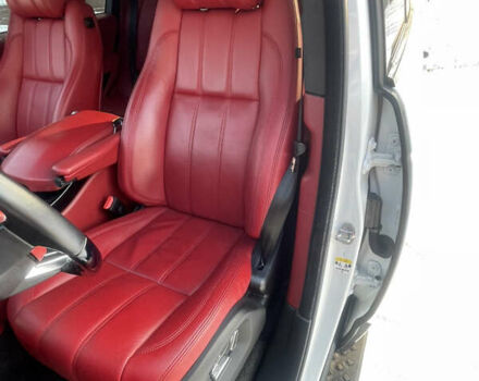 Белый Ленд Ровер Рендж Ровер, объемом двигателя 4.37 л и пробегом 91 тыс. км за 49000 $, фото 6 на Automoto.ua