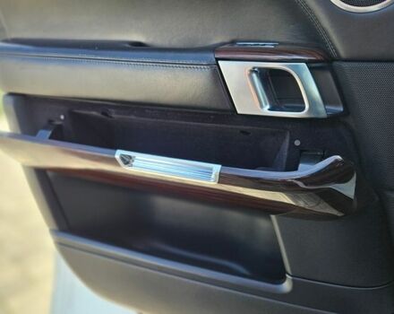 Белый Ленд Ровер Рендж Ровер, объемом двигателя 5 л и пробегом 198 тыс. км за 28500 $, фото 81 на Automoto.ua