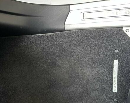 Белый Ленд Ровер Рендж Ровер, объемом двигателя 5 л и пробегом 121 тыс. км за 34500 $, фото 45 на Automoto.ua