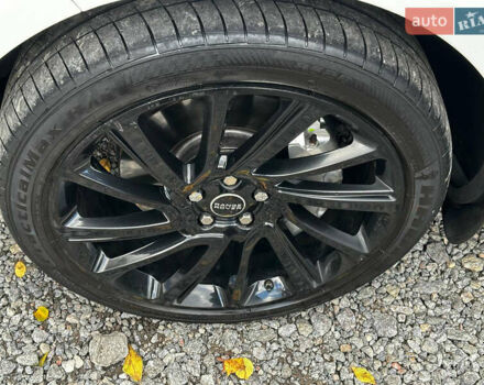 Белый Ленд Ровер Рендж Ровер, объемом двигателя 4.37 л и пробегом 180 тыс. км за 32000 $, фото 7 на Automoto.ua