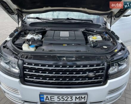 Білий Ленд Ровер Рендж Ровер, об'ємом двигуна 4.4 л та пробігом 136 тис. км за 31000 $, фото 20 на Automoto.ua
