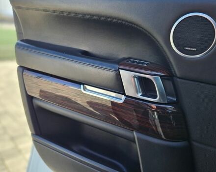 Белый Ленд Ровер Рендж Ровер, объемом двигателя 5 л и пробегом 198 тыс. км за 28500 $, фото 82 на Automoto.ua