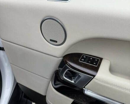 Белый Ленд Ровер Рендж Ровер, объемом двигателя 2.99 л и пробегом 148 тыс. км за 34000 $, фото 32 на Automoto.ua