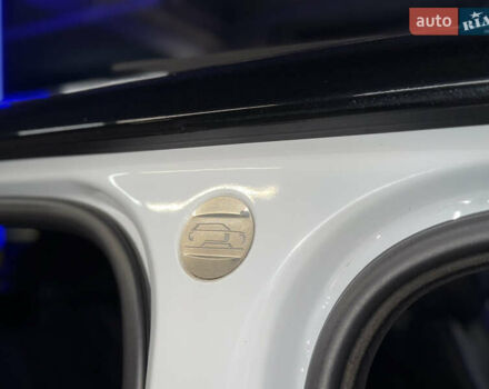 Белый Ленд Ровер Рендж Ровер, объемом двигателя 4.37 л и пробегом 240 тыс. км за 31000 $, фото 51 на Automoto.ua