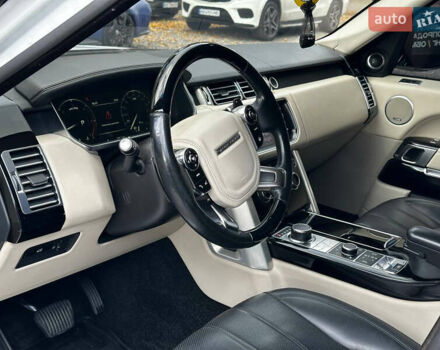 Белый Ленд Ровер Рендж Ровер, объемом двигателя 4.37 л и пробегом 180 тыс. км за 32000 $, фото 8 на Automoto.ua