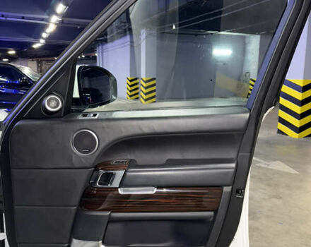 Белый Ленд Ровер Рендж Ровер, объемом двигателя 4.37 л и пробегом 240 тыс. км за 31000 $, фото 44 на Automoto.ua