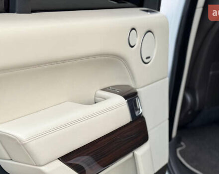 Белый Ленд Ровер Рендж Ровер, объемом двигателя 5 л и пробегом 142 тыс. км за 33000 $, фото 13 на Automoto.ua