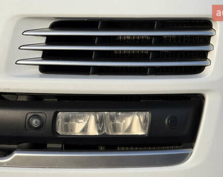 Білий Ленд Ровер Рендж Ровер, об'ємом двигуна 5 л та пробігом 142 тис. км за 28500 $, фото 8 на Automoto.ua