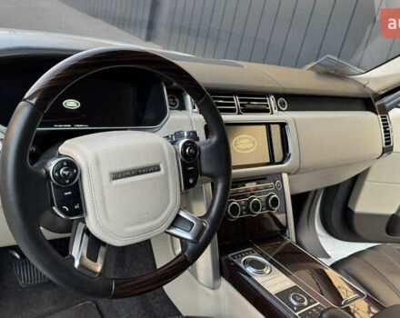 Белый Ленд Ровер Рендж Ровер, объемом двигателя 5 л и пробегом 142 тыс. км за 33000 $, фото 18 на Automoto.ua