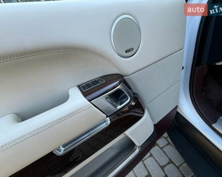 Белый Ленд Ровер Рендж Ровер, объемом двигателя 4.37 л и пробегом 278 тыс. км за 32999 $, фото 49 на Automoto.ua