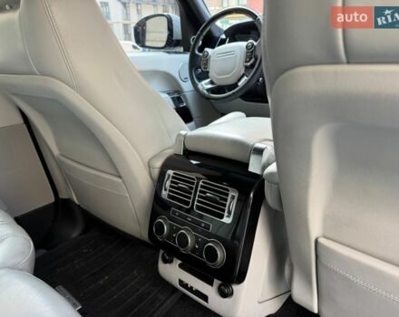 Белый Ленд Ровер Рендж Ровер, объемом двигателя 3 л и пробегом 201 тыс. км за 24400 $, фото 27 на Automoto.ua