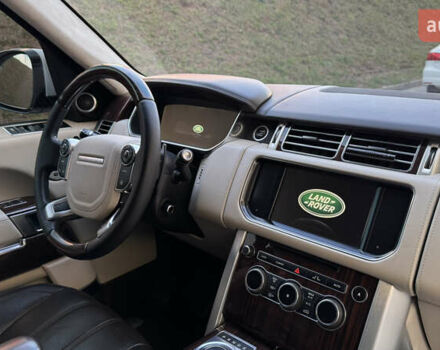 Белый Ленд Ровер Рендж Ровер, объемом двигателя 5 л и пробегом 142 тыс. км за 33000 $, фото 17 на Automoto.ua