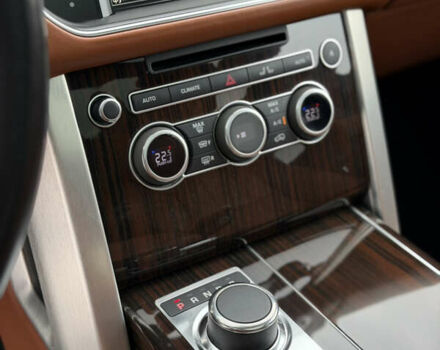 Білий Ленд Ровер Рендж Ровер, об'ємом двигуна 4.37 л та пробігом 64 тис. км за 50000 $, фото 9 на Automoto.ua